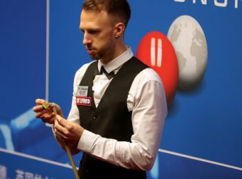 Judd Trump dominates Stephen Maguire in Sheffield