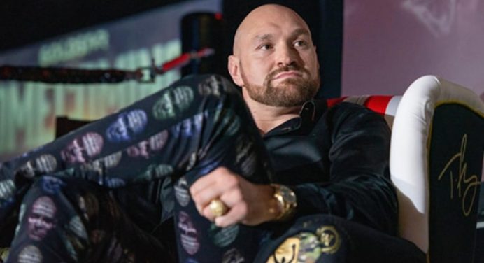 Fury Predicts Usyk Will “Smash” Joshua In Rematch