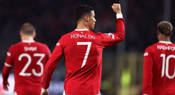 Unless you need to rotate because it’s the rhythm of games – Mikael Silvestre feels Manchester United don’t need to start with Cristiano Ronaldo